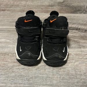 NIKE Infants Athletic Shoes Size 4C